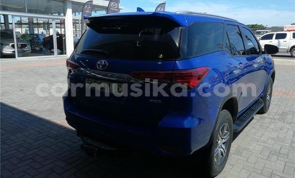 Acheter Occasion Voiture Toyota Fortuner Bleu à Beitbridge, Matabeleland South Acheter Occasion Voiture Toyota Fortuner Bleu à Beitbridge, Matabeleland South