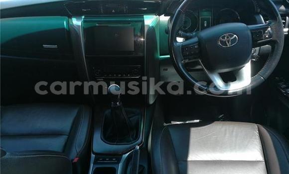 Acheter Occasion Voiture Toyota Fortuner Bleu à Beitbridge, Matabeleland South Acheter Occasion Voiture Toyota Fortuner Bleu à Beitbridge, Matabeleland South