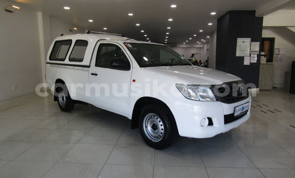 Buy Used Toyota Hilux White Car in Beitbridge in Matabeleland South Buy Used Toyota Hilux White Car in Beitbridge in Matabeleland South