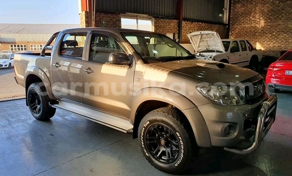 Tenga Tsaru Toyota Hilux Zvimwe Mota in Beitbridge in Matabeleland South Tenga Tsaru Toyota Hilux Zvimwe Mota in Beitbridge in Matabeleland South