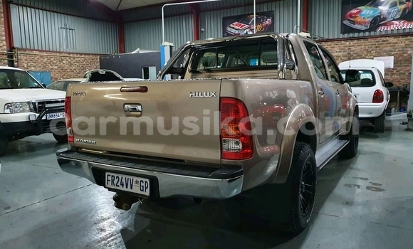 Tenga Tsaru Toyota Hilux Zvimwe Mota in Beitbridge in Matabeleland South Tenga Tsaru Toyota Hilux Zvimwe Mota in Beitbridge in Matabeleland South