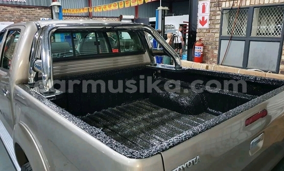 Tenga Tsaru Toyota Hilux Zvimwe Mota in Beitbridge in Matabeleland South Tenga Tsaru Toyota Hilux Zvimwe Mota in Beitbridge in Matabeleland South