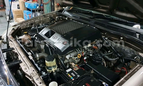 Tenga Tsaru Toyota Hilux Zvimwe Mota in Beitbridge in Matabeleland South Tenga Tsaru Toyota Hilux Zvimwe Mota in Beitbridge in Matabeleland South