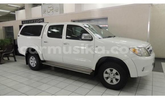 Acheter Occasion Voiture Toyota Hilux Blanc à Beitbridge, Matabeleland South Acheter Occasion Voiture Toyota Hilux Blanc à Beitbridge, Matabeleland South