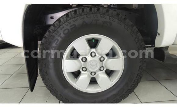 Acheter Occasion Voiture Toyota Hilux Blanc à Beitbridge, Matabeleland South Acheter Occasion Voiture Toyota Hilux Blanc à Beitbridge, Matabeleland South