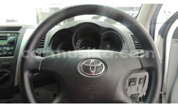 Acheter Occasion Voiture Toyota Hilux Blanc à Beitbridge, Matabeleland South Acheter Occasion Voiture Toyota Hilux Blanc à Beitbridge, Matabeleland South