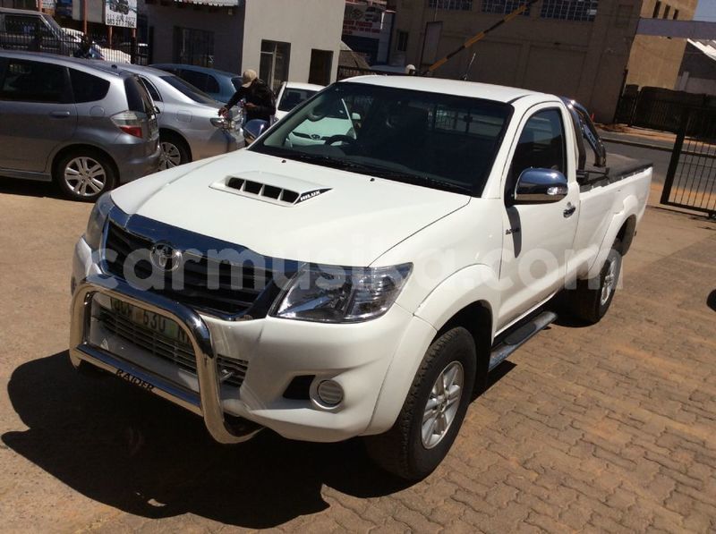 Big with watermark toyota hilux matabeleland south beitbridge 8227