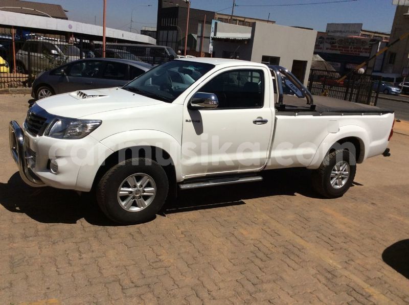 Big with watermark toyota hilux matabeleland south beitbridge 8227