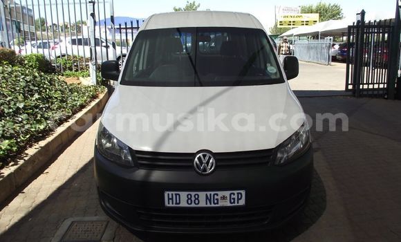 Acheter Occasion Voiture Volkswagen Caddy Blanc à Beitbridge, Matabeleland South Acheter Occasion Voiture Volkswagen Caddy Blanc à Beitbridge, Matabeleland South