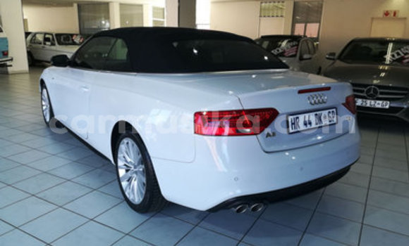 Acheter Occasion Voiture Audi A4 Blanc à Beitbridge, Matabeleland South Acheter Occasion Voiture Audi A4 Blanc à Beitbridge, Matabeleland South