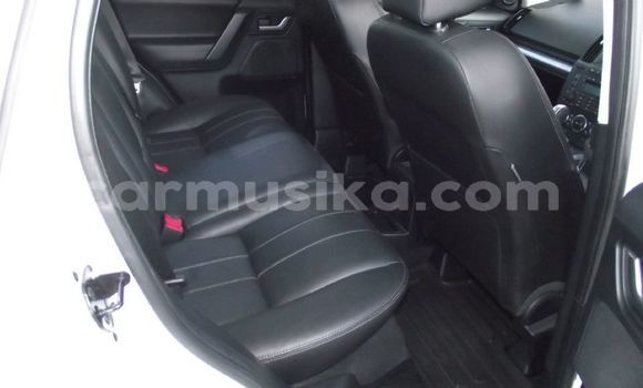 Acheter Occasion Voiture Land Rover Range Rover Blanc à Beitbridge, Matabeleland South Acheter Occasion Voiture Land Rover Range Rover Blanc à Beitbridge, Matabeleland South