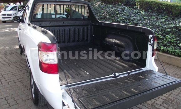 Acheter Occasion Voiture Chevrolet Corsa Blanc à Beitbridge, Matabeleland South Acheter Occasion Voiture Chevrolet Corsa Blanc à Beitbridge, Matabeleland South