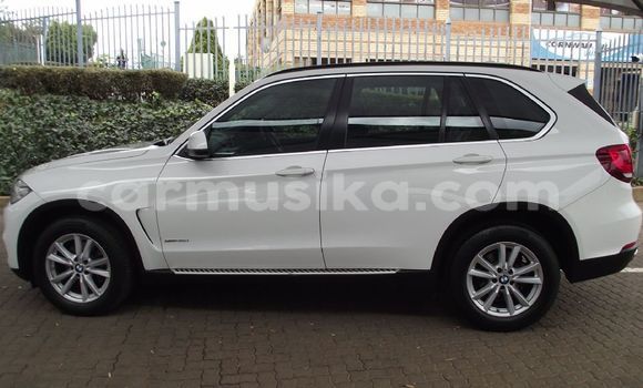 Acheter Occasion Voiture BMW X5 Blanc à Beitbridge, Matabeleland South Acheter Occasion Voiture BMW X5 Blanc à Beitbridge, Matabeleland South