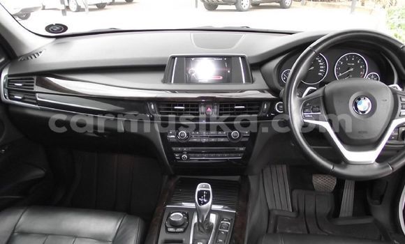 Acheter Occasion Voiture BMW X5 Blanc à Beitbridge, Matabeleland South Acheter Occasion Voiture BMW X5 Blanc à Beitbridge, Matabeleland South