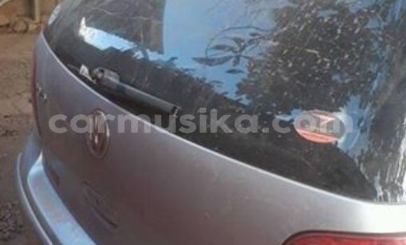 Nunua Ilio tumika Volkswagen Polo Fedha Gari ndani ya Harare nchini Harare Nunua Ilio tumika Volkswagen Polo Fedha Gari ndani ya Harare nchini Harare