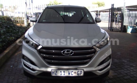 Acheter Occasion Voiture Hyundai ix35 Gris à Beitbridge, Matabeleland South Acheter Occasion Voiture Hyundai ix35 Gris à Beitbridge, Matabeleland South