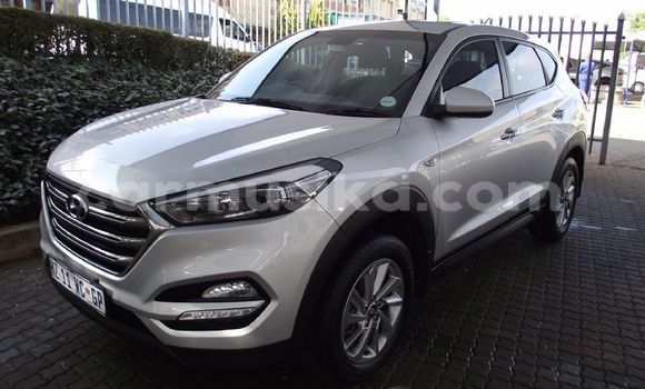 Acheter Occasion Voiture Hyundai ix35 Gris à Beitbridge, Matabeleland South Acheter Occasion Voiture Hyundai ix35 Gris à Beitbridge, Matabeleland South