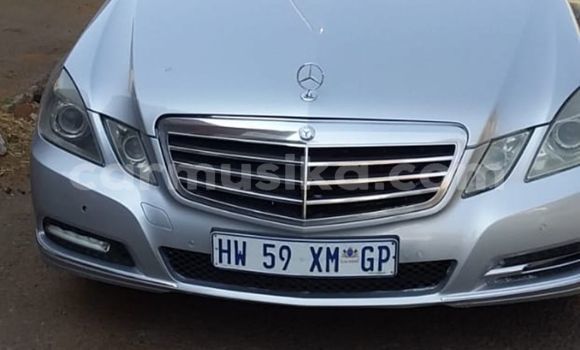 Tenga Tsaru Mercedes‒Benz E–Class Sirivha Mota in Borrowdale in Harare Tenga Tsaru Mercedes‒Benz E–Class Sirivha Mota in Borrowdale in Harare