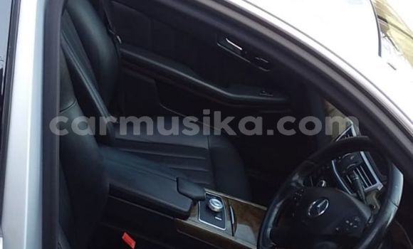 Tenga Tsaru Mercedes‒Benz E–Class Sirivha Mota in Borrowdale in Harare Tenga Tsaru Mercedes‒Benz E–Class Sirivha Mota in Borrowdale in Harare