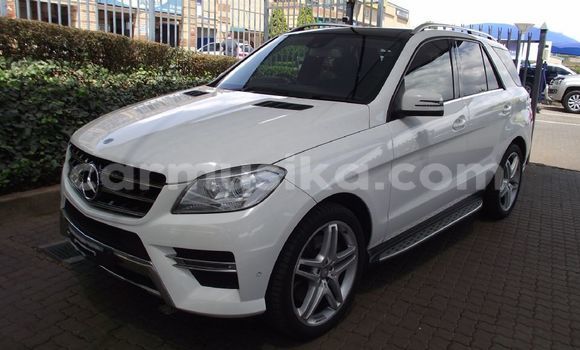 Acheter Occasion Voiture Mercedes‒Benz CLA-klasse AMG Blanc à Beitbridge, Matabeleland South Acheter Occasion Voiture Mercedes‒Benz CLA-klasse AMG Blanc à Beitbridge, Matabeleland South