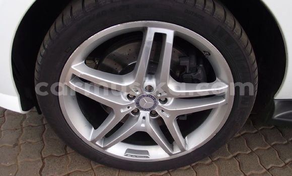 Acheter Occasion Voiture Mercedes‒Benz CLA-klasse AMG Blanc à Beitbridge, Matabeleland South Acheter Occasion Voiture Mercedes‒Benz CLA-klasse AMG Blanc à Beitbridge, Matabeleland South