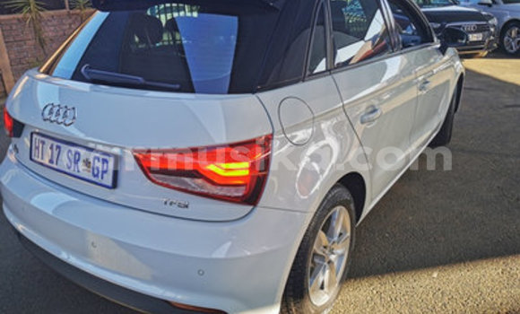 Acheter Occasion Voiture Audi A4 Blanc à Beitbridge, Matabeleland South Acheter Occasion Voiture Audi A4 Blanc à Beitbridge, Matabeleland South