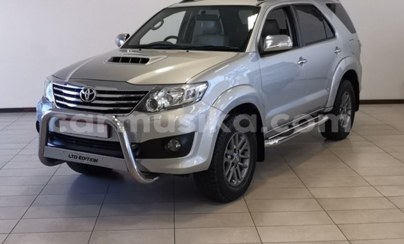 Tenga Tsaru Toyota Fortuner Zvimwe Mota in Beitbridge in Matabeleland South Tenga Tsaru Toyota Fortuner Zvimwe Mota in Beitbridge in Matabeleland South