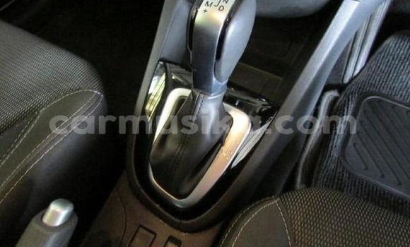 Buy Used Renault Clio White Car in Beitbridge in Matabeleland South Buy Used Renault Clio White Car in Beitbridge in Matabeleland South