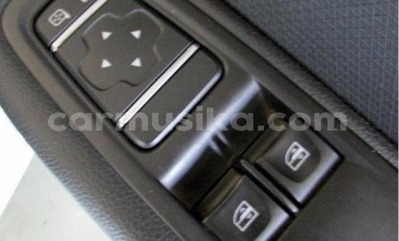 Buy Used Renault Clio White Car in Beitbridge in Matabeleland South Buy Used Renault Clio White Car in Beitbridge in Matabeleland South