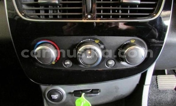 Buy Used Renault Clio White Car in Beitbridge in Matabeleland South Buy Used Renault Clio White Car in Beitbridge in Matabeleland South