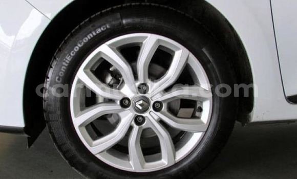 Buy Used Renault Clio White Car in Beitbridge in Matabeleland South Buy Used Renault Clio White Car in Beitbridge in Matabeleland South