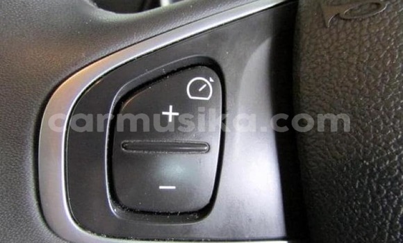 Buy Used Renault Clio White Car in Beitbridge in Matabeleland South Buy Used Renault Clio White Car in Beitbridge in Matabeleland South