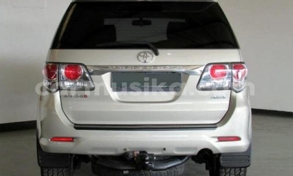 Tenga Tsaru Toyota Fortuner Sirivha Mota in Beitbridge in Matabeleland South Tenga Tsaru Toyota Fortuner Sirivha Mota in Beitbridge in Matabeleland South