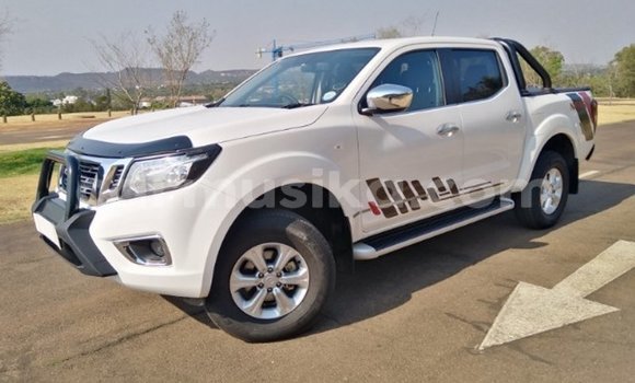 Acheter Occasion Voiture Nissan Navara Blanc à Beitbridge, Matabeleland South Acheter Occasion Voiture Nissan Navara Blanc à Beitbridge, Matabeleland South
