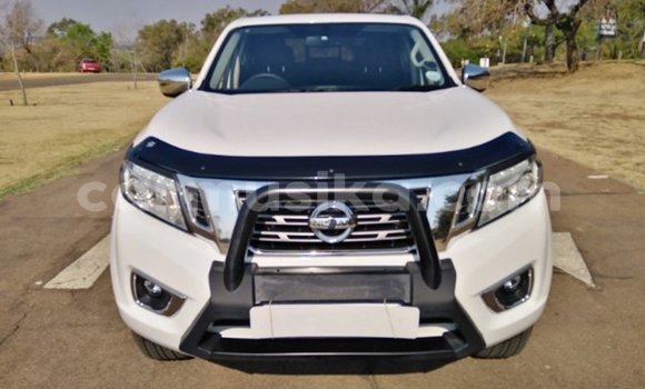 Acheter Occasion Voiture Nissan Navara Blanc à Beitbridge, Matabeleland South Acheter Occasion Voiture Nissan Navara Blanc à Beitbridge, Matabeleland South
