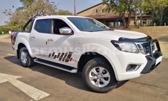Acheter Occasion Voiture Nissan Navara Blanc à Beitbridge, Matabeleland South Acheter Occasion Voiture Nissan Navara Blanc à Beitbridge, Matabeleland South
