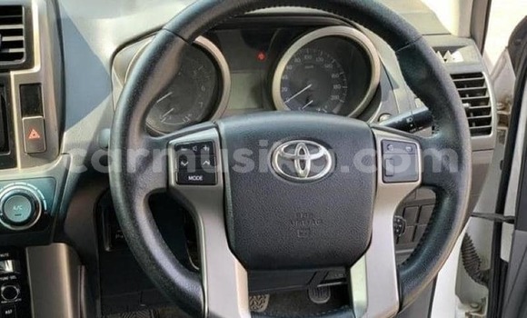 Buy Used Toyota Land Cruiser Prado White Car in Beitbridge in Matabeleland South Buy Used Toyota Land Cruiser Prado White Car in Beitbridge in Matabeleland South