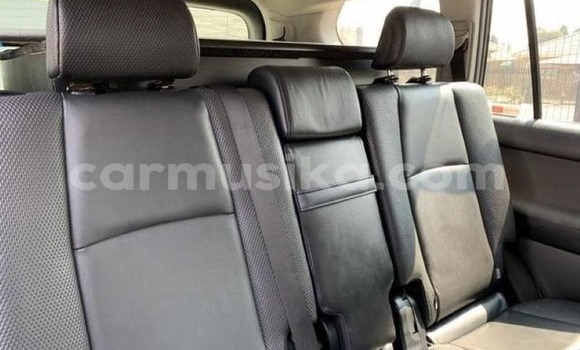 Buy Used Toyota Land Cruiser Prado White Car in Beitbridge in Matabeleland South Buy Used Toyota Land Cruiser Prado White Car in Beitbridge in Matabeleland South