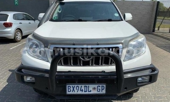 Buy Used Toyota Land Cruiser Prado White Car in Beitbridge in Matabeleland South Buy Used Toyota Land Cruiser Prado White Car in Beitbridge in Matabeleland South