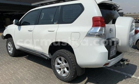 Buy Used Toyota Land Cruiser Prado White Car in Beitbridge in Matabeleland South Buy Used Toyota Land Cruiser Prado White Car in Beitbridge in Matabeleland South