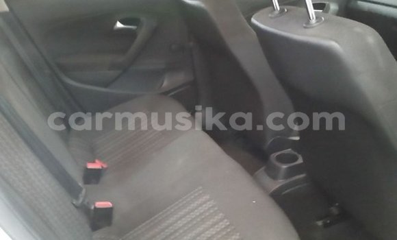 Nunua Ilio tumika Volkswagen Polo Nyeupe Gari ndani ya Beitbridge nchini Matabeleland Kusini Nunua Ilio tumika Volkswagen Polo Nyeupe Gari ndani ya Beitbridge nchini Matabeleland Kusini