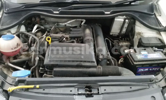 Nunua Ilio tumika Volkswagen Polo Nyeupe Gari ndani ya Beitbridge nchini Matabeleland Kusini Nunua Ilio tumika Volkswagen Polo Nyeupe Gari ndani ya Beitbridge nchini Matabeleland Kusini