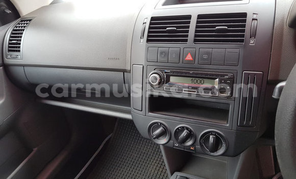 Nunua Ilio tumika Volkswagen Polo Fedha Gari ndani ya Beitbridge nchini Matabeleland Kusini Nunua Ilio tumika Volkswagen Polo Fedha Gari ndani ya Beitbridge nchini Matabeleland Kusini