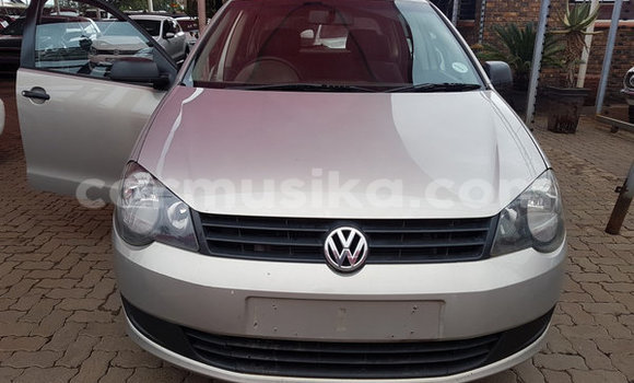 Nunua Ilio tumika Volkswagen Polo Fedha Gari ndani ya Beitbridge nchini Matabeleland Kusini Nunua Ilio tumika Volkswagen Polo Fedha Gari ndani ya Beitbridge nchini Matabeleland Kusini