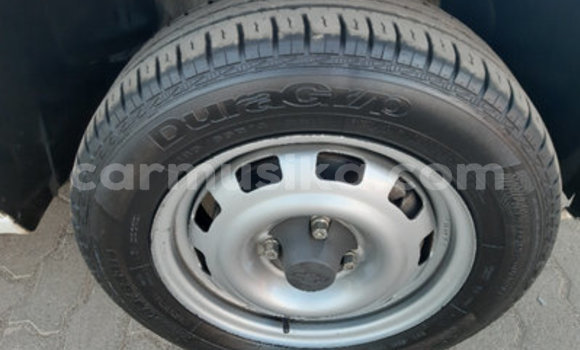 Acheter Occasion Voiture Chevrolet Corsa Blanc à Beitbridge, Matabeleland South Acheter Occasion Voiture Chevrolet Corsa Blanc à Beitbridge, Matabeleland South