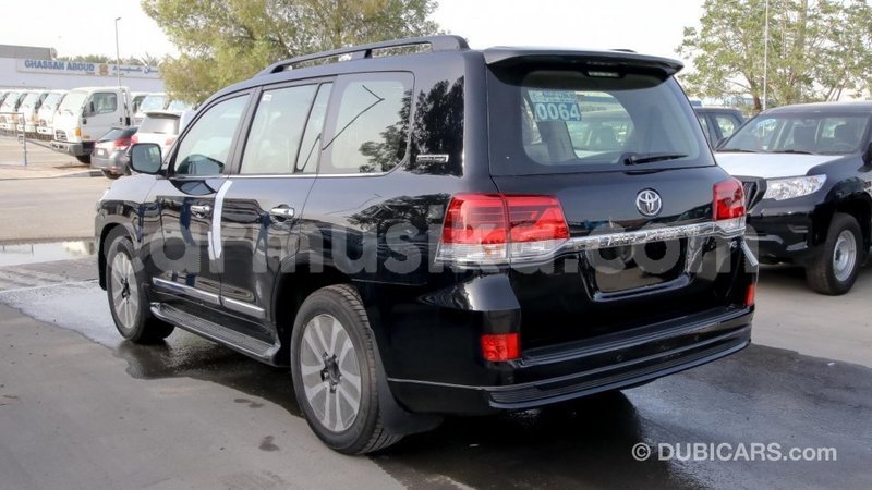 Big with watermark toyota land cruiser harare import dubai 8294