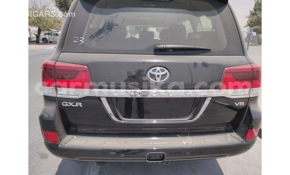 Tenga Imported Toyota Land Cruiser Nhema Mota in Import - Dubai in Harare Tenga Imported Toyota Land Cruiser Nhema Mota in Import - Dubai in Harare