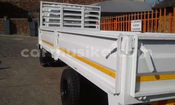 Acheter Occasion Voiture Isuzu D–MAX Blanc à Bulawayo, Bulawayo Acheter Occasion Voiture Isuzu D–MAX Blanc à Bulawayo, Bulawayo