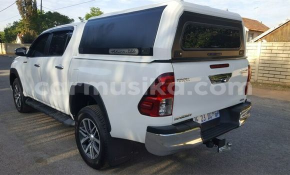 Acheter Occasion Voiture Toyota Hilux Blanc à Beitbridge, Matabeleland South Acheter Occasion Voiture Toyota Hilux Blanc à Beitbridge, Matabeleland South