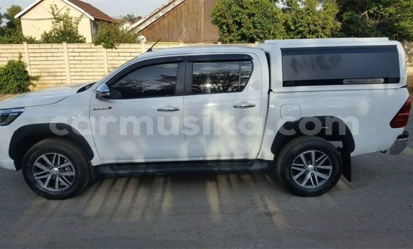 Acheter Occasion Voiture Toyota Hilux Blanc à Beitbridge, Matabeleland South Acheter Occasion Voiture Toyota Hilux Blanc à Beitbridge, Matabeleland South